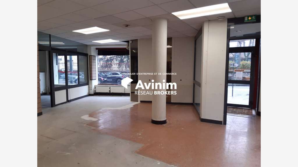 Local commercial 110m² à vendre à Chambéry