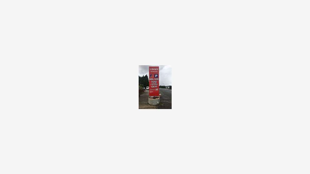 Vente ancien restaurant 440m² Chamboret axe N147