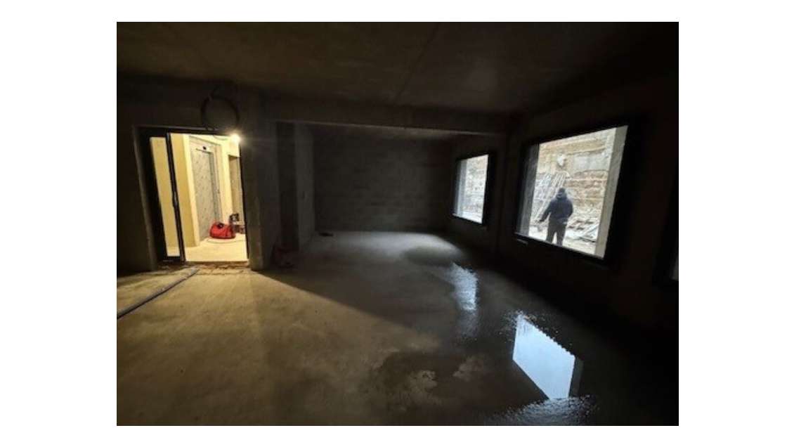 AV murs commerciaux 117m² Champagne au Mont d'Or