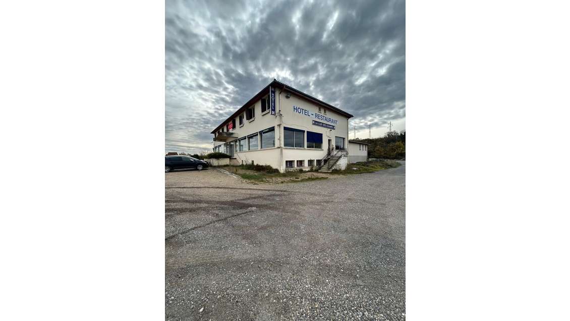 Vente local pro hôtel bar restaurant à Champigny