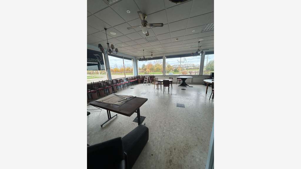 Vente local pro hôtel bar restaurant à Champigny