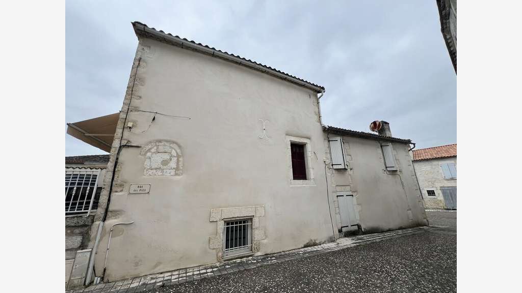 Local commercial de 220m² à vendre à Champniers
