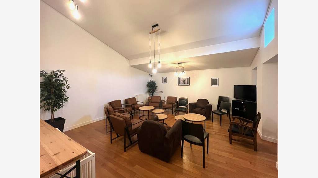 Local commercial de 220m² à vendre à Champniers