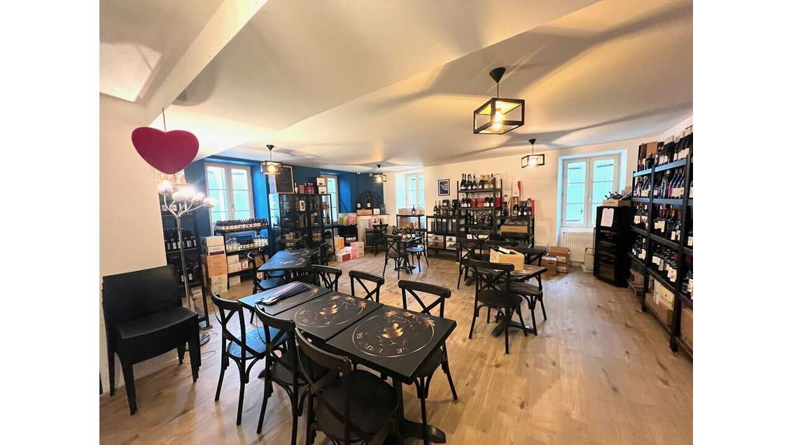 Local commercial de 220m² à vendre à Champniers