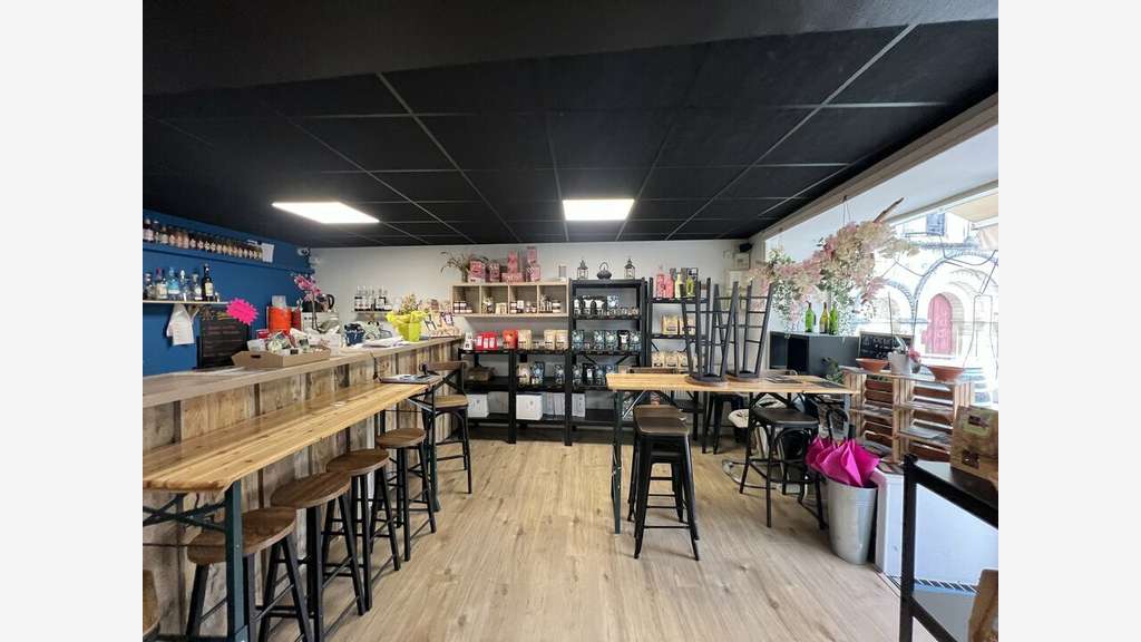 Local commercial de 220m² à vendre à Champniers