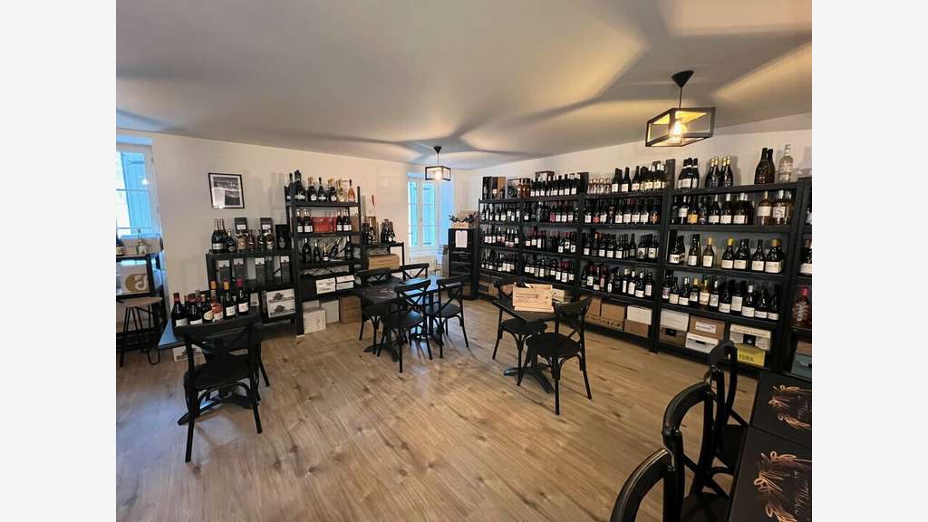 Local commercial de 220m² à vendre à Champniers