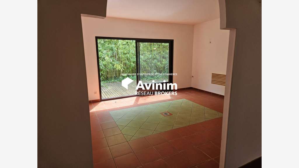 Vente bâtiment pro de 276m² à Charnay-lès-Mâcon