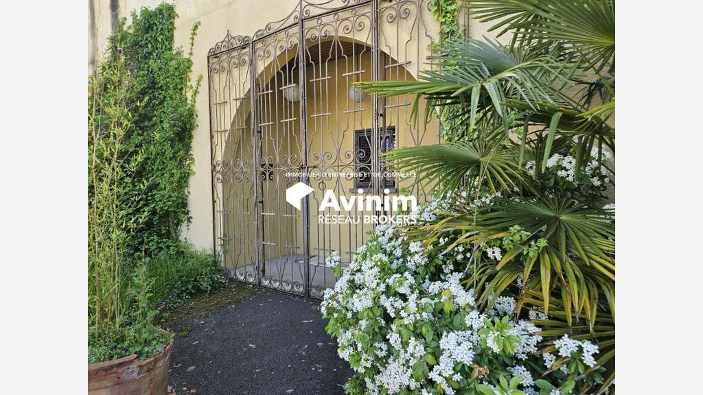 Vente bâtiment pro de 276m² à Charnay-lès-Mâcon