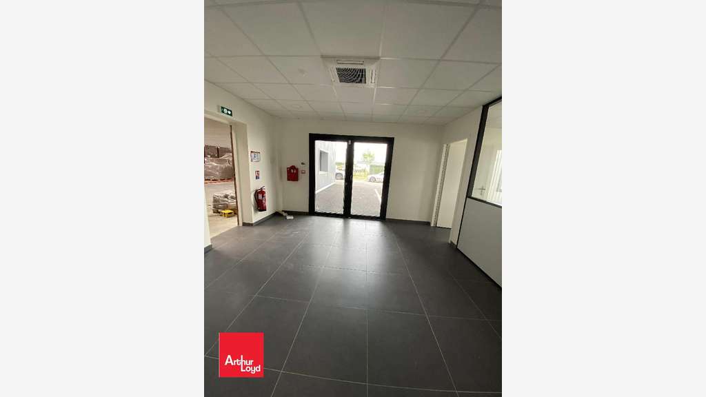 A vendre bâtiment d'activité Z.A. Chartres Est