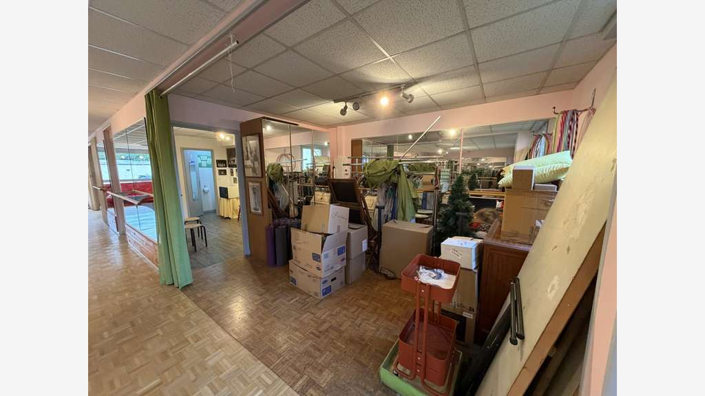 Local 119m² avec parking à vendre à Chartres