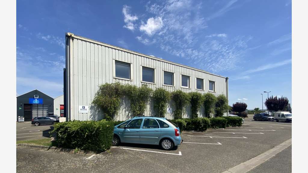 Vente local commercial 431m² à Chartres accès A11