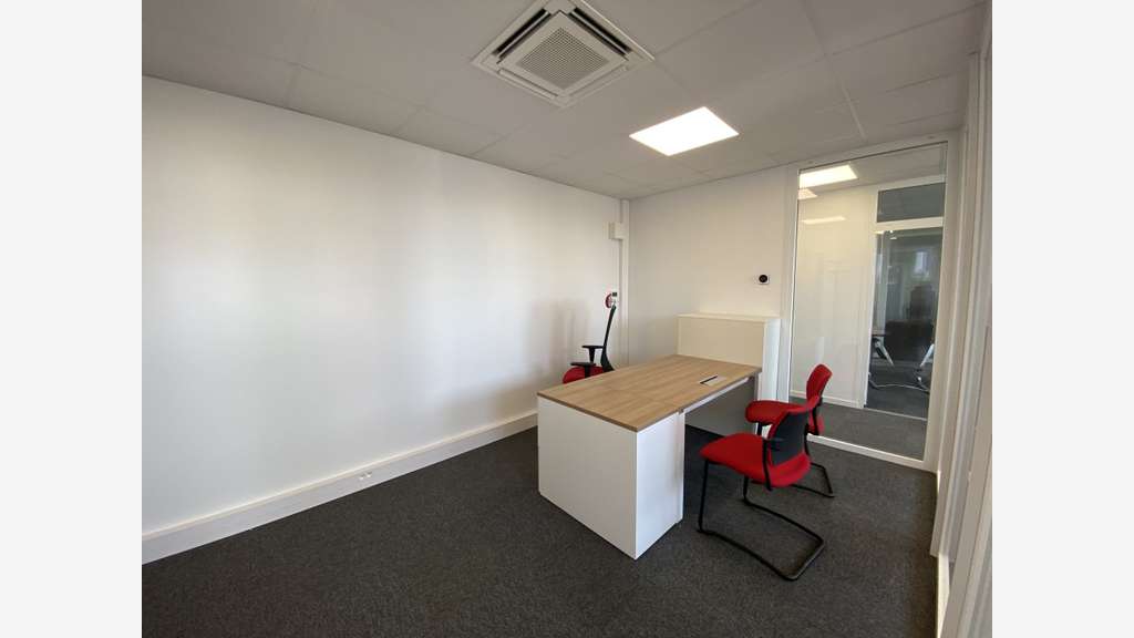 Vente local commercial 431m² à Chartres accès A11