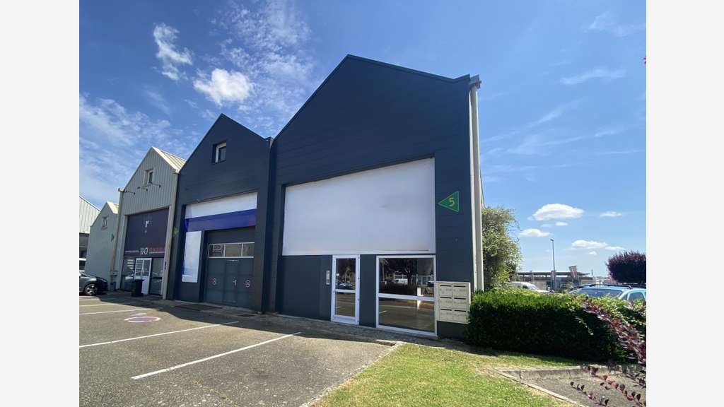 Vente local commercial 431m² à Chartres accès A11