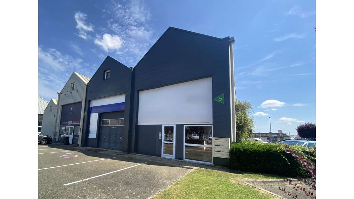 Vente local commercial 431m² à Chartres accès A11