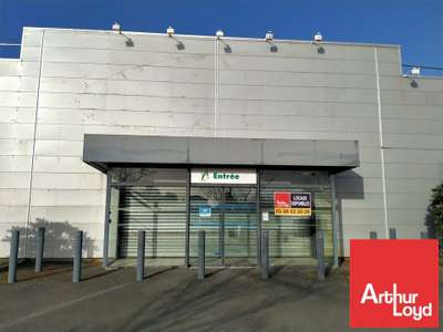 Cède local commercial 1950m² Chasseneuil du Poitou