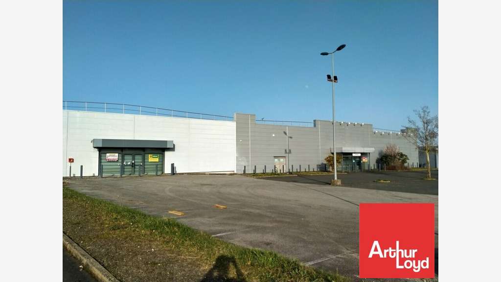 Cède local commercial 1950m² Chasseneuil du Poitou