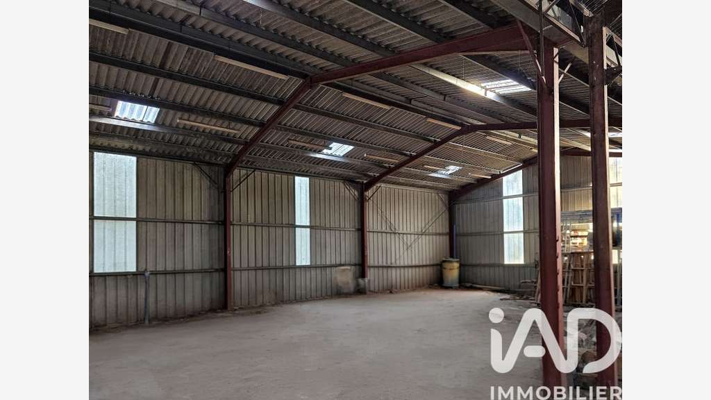 Av bâtiment pro 760m² à Chasseneuil-sur-Bonnieure