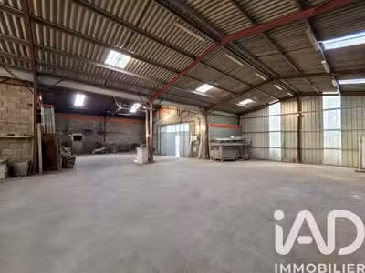 Av bâtiment pro 760m² à Chasseneuil-sur-Bonnieure