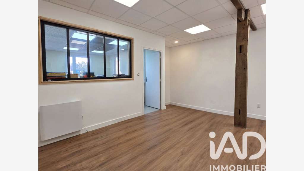 Av bâtiment pro 760m² à Chasseneuil-sur-Bonnieure