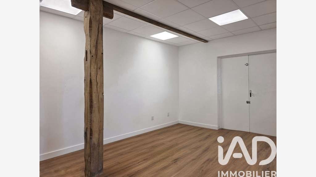 Av bâtiment pro 760m² à Chasseneuil-sur-Bonnieure