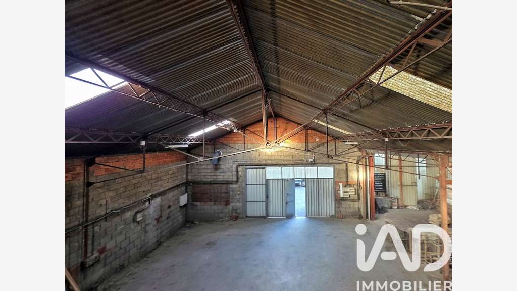 Av bâtiment pro 760m² à Chasseneuil-sur-Bonnieure