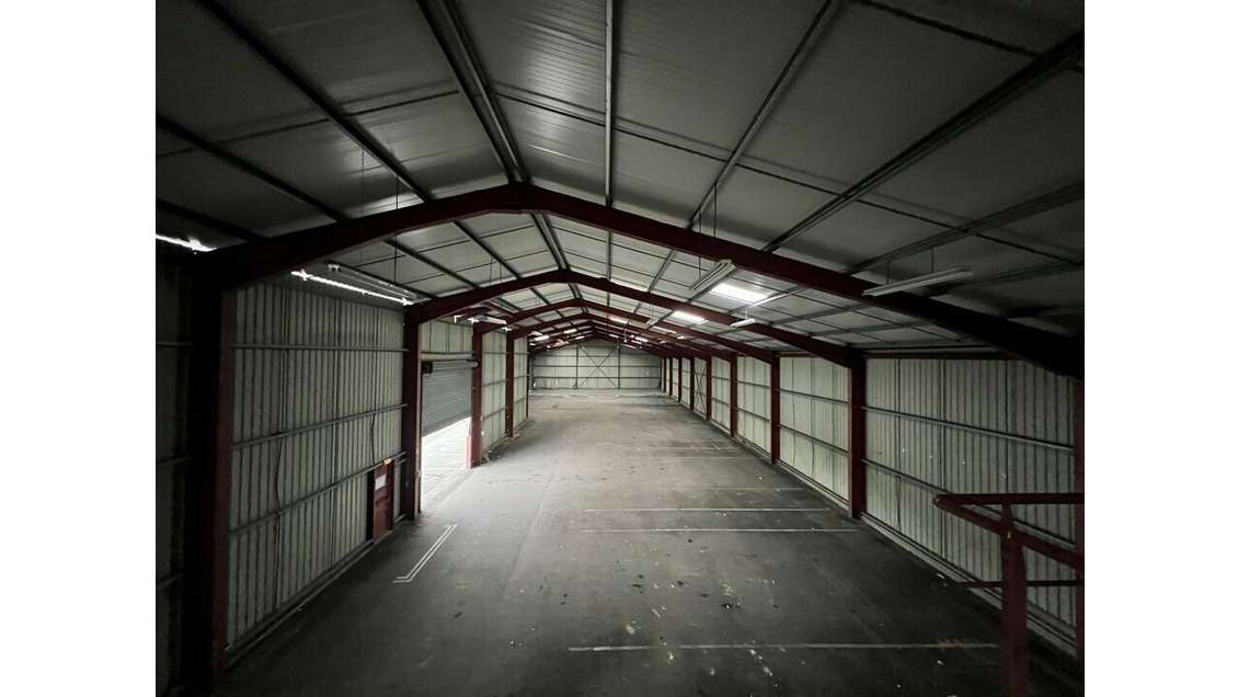 Local professionnel 1360m² à vendre Châteaubernard