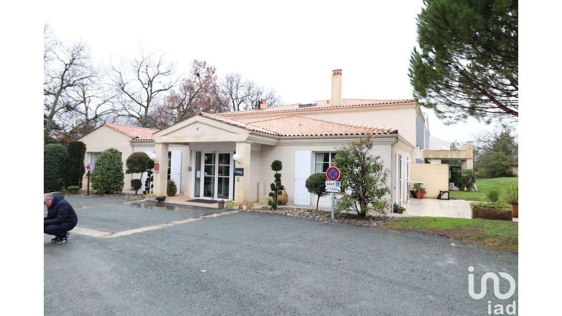 Local commercial à Châteaubernard