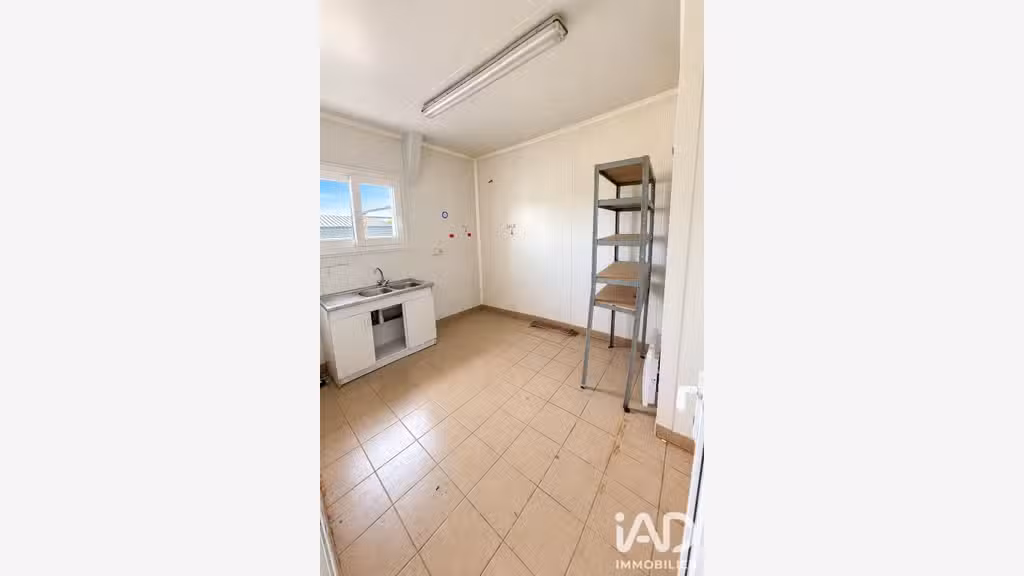 Vente local d'activité de 385m² à Châteaubourg