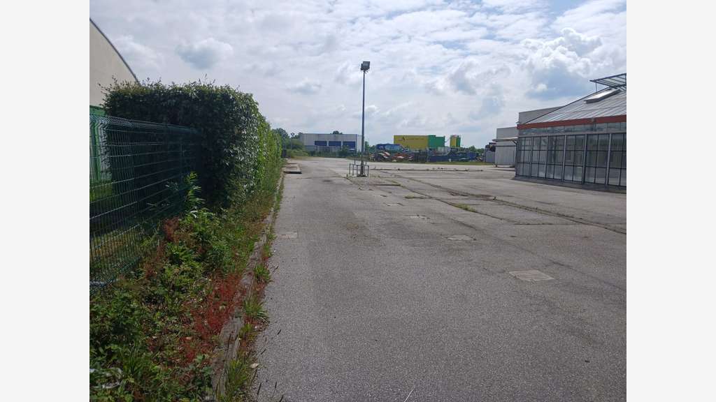 Local 1750m² zone commerciale Chateaubriant