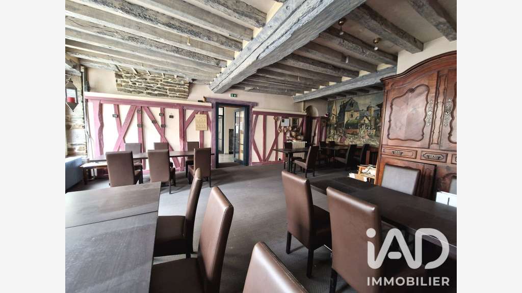 Vente local commercial de 107m² à Châteaugiron