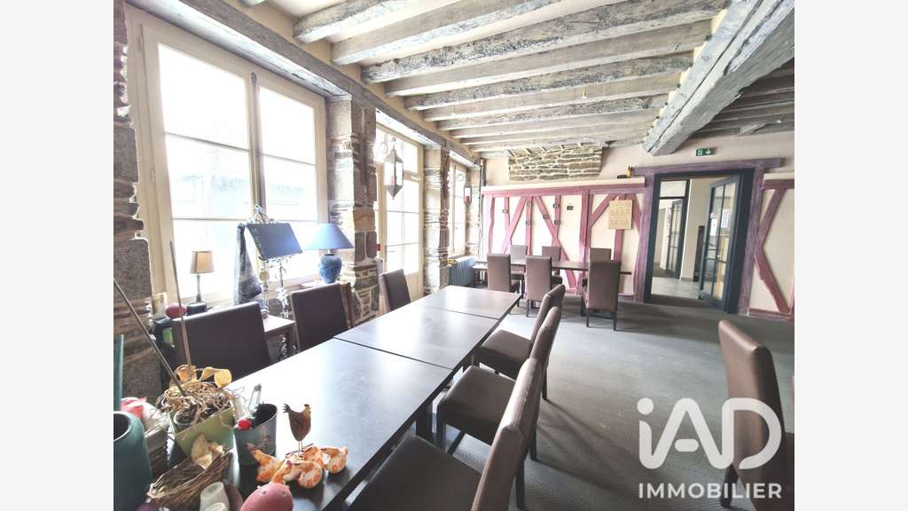 Vente local commercial de 107m² à Châteaugiron