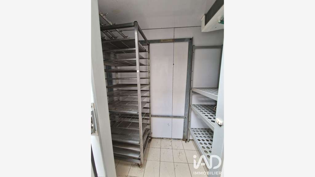 Vente local commercial de 107m² à Châteaugiron