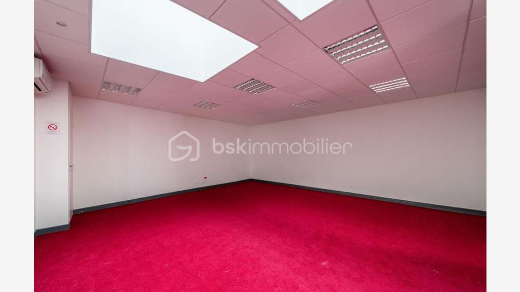 AV local commercial / bureaux 200m² à Châteauroux