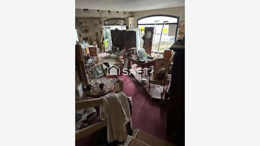 AV local antiquaire 114m² à Châtellerault bon empl