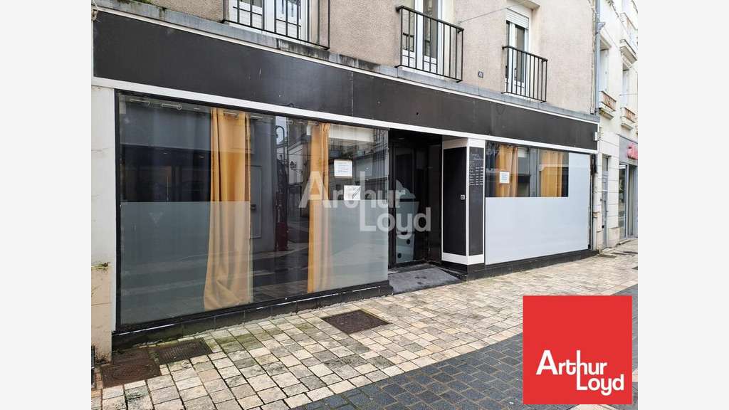 Local 148m² à vendre rue piétonne de Châtellerault