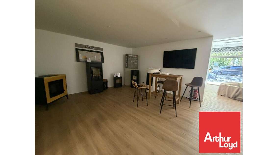 CHATELLERAULT - LOCAL COMMERCIAL à vendre