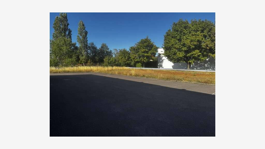 Vente bâtiment de 600m² en za Chatenoy le Royal