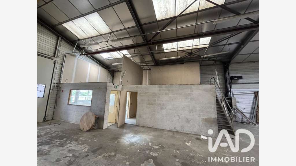 Vente local commercial 773m² à Châtillon-sur-Loire