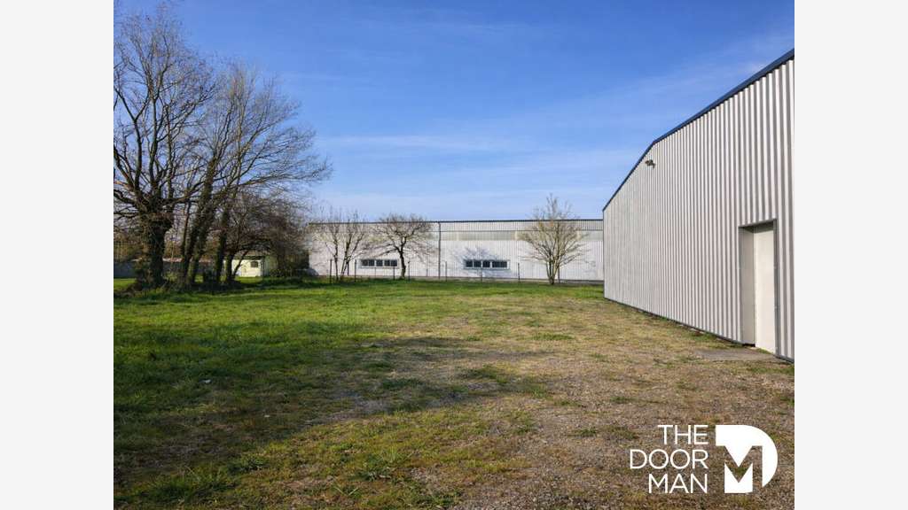 Vente locaux commerciaux 470m² à Chaumes en Retz