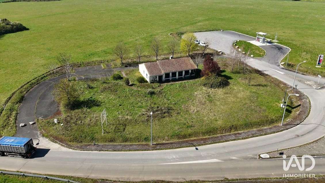 Murs commerciaux à Chaunay