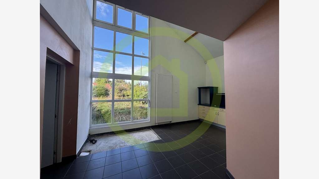 Local 200m² et appart indépendant à Chénérailles
