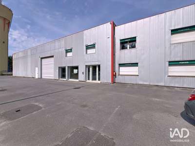 Local commercial à Chevry-Cossigny