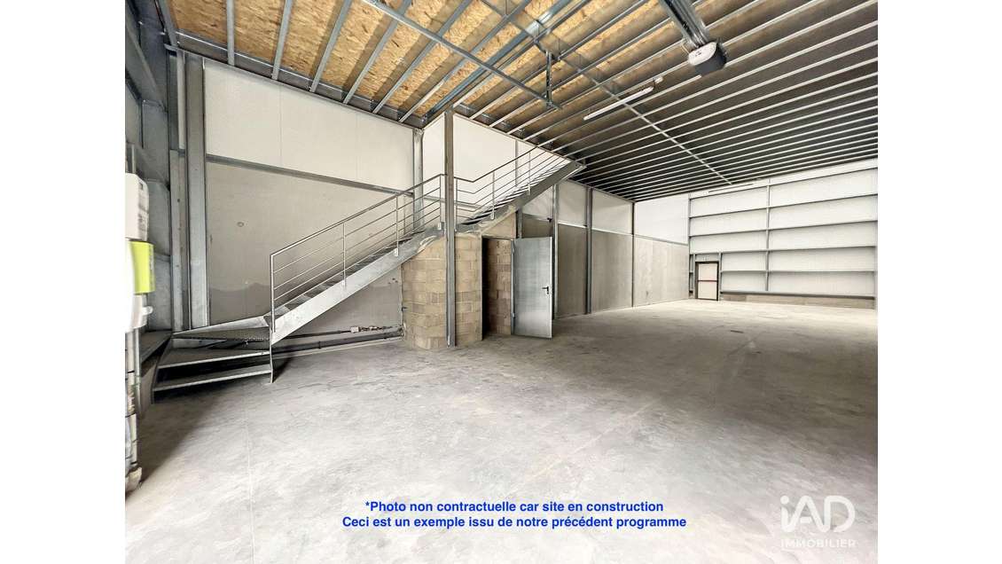 Vente local neuf 170m² à Chevry-Cossigny