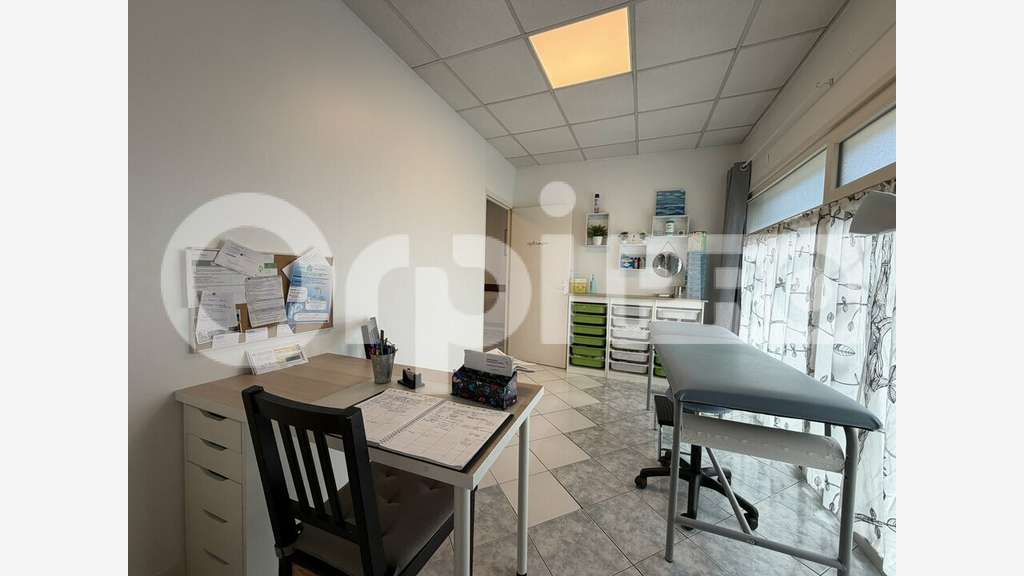 A vendre local commercial 77m² à Chilly-Mazarin