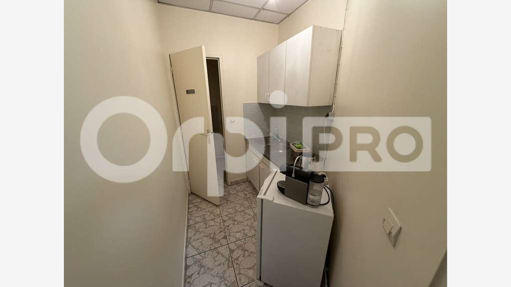 A vendre local commercial 77m² à Chilly-Mazarin