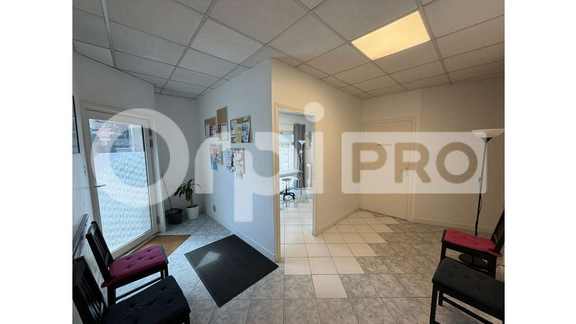 A vendre local commercial 77m² à Chilly-Mazarin