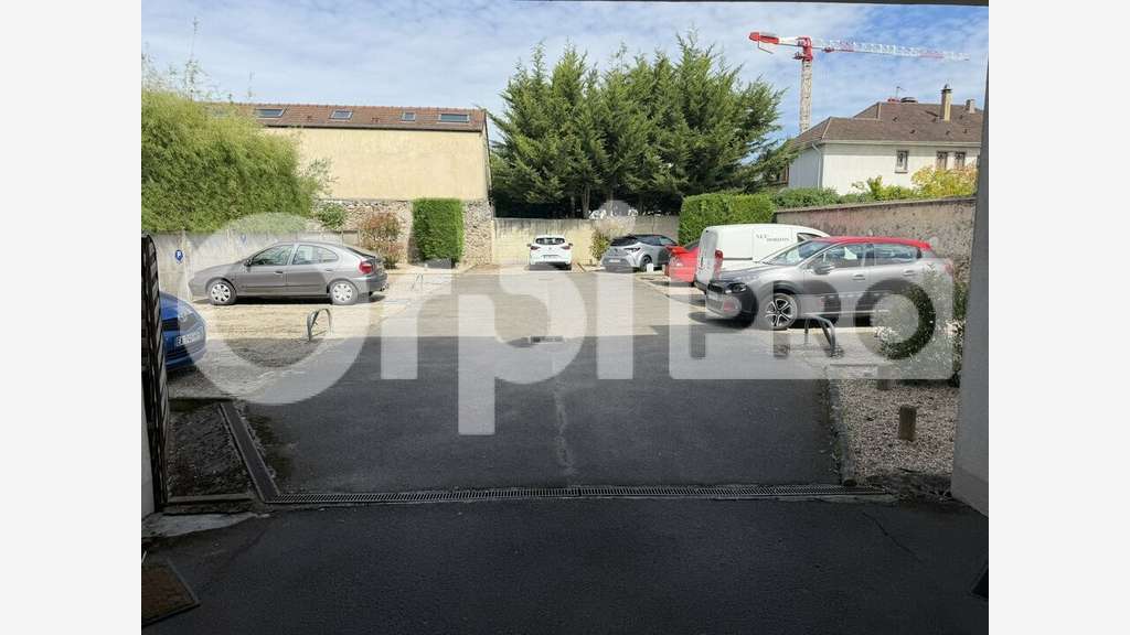 A vendre local commercial 77m² à Chilly-Mazarin