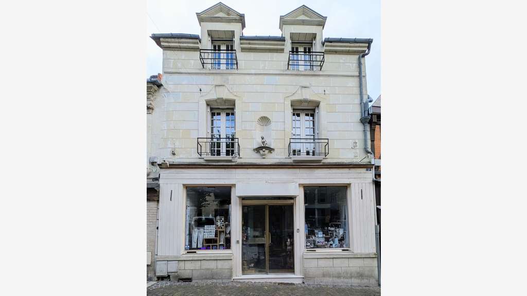 Vente local commercial 196m² empl N°1 à Chinon