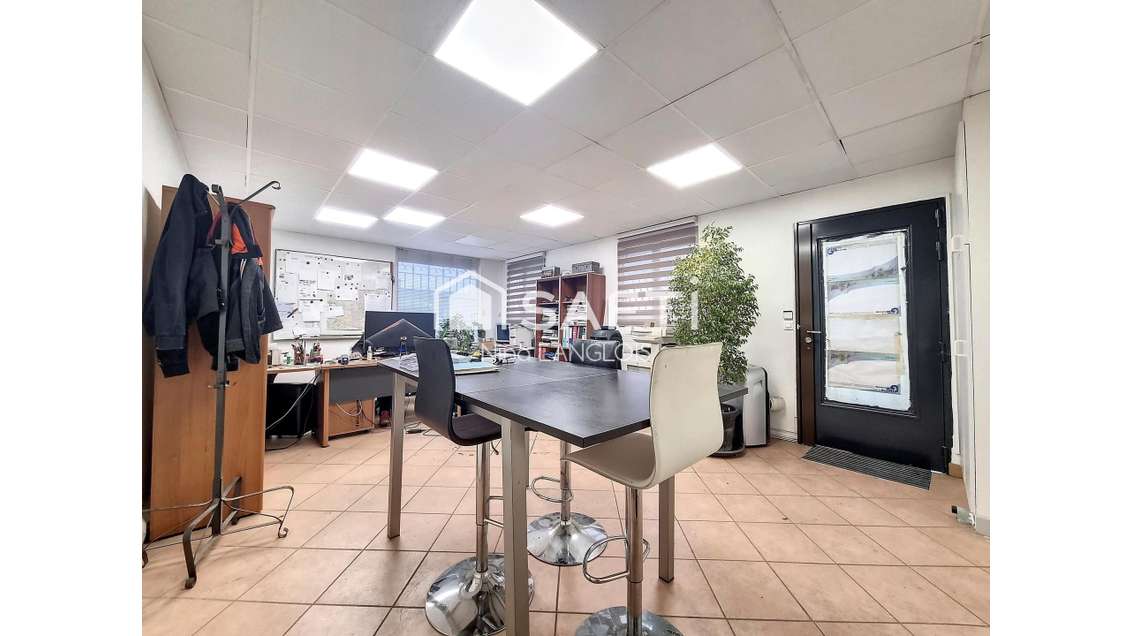 Vente local à Choisy-le-Roi quai des Gondoles