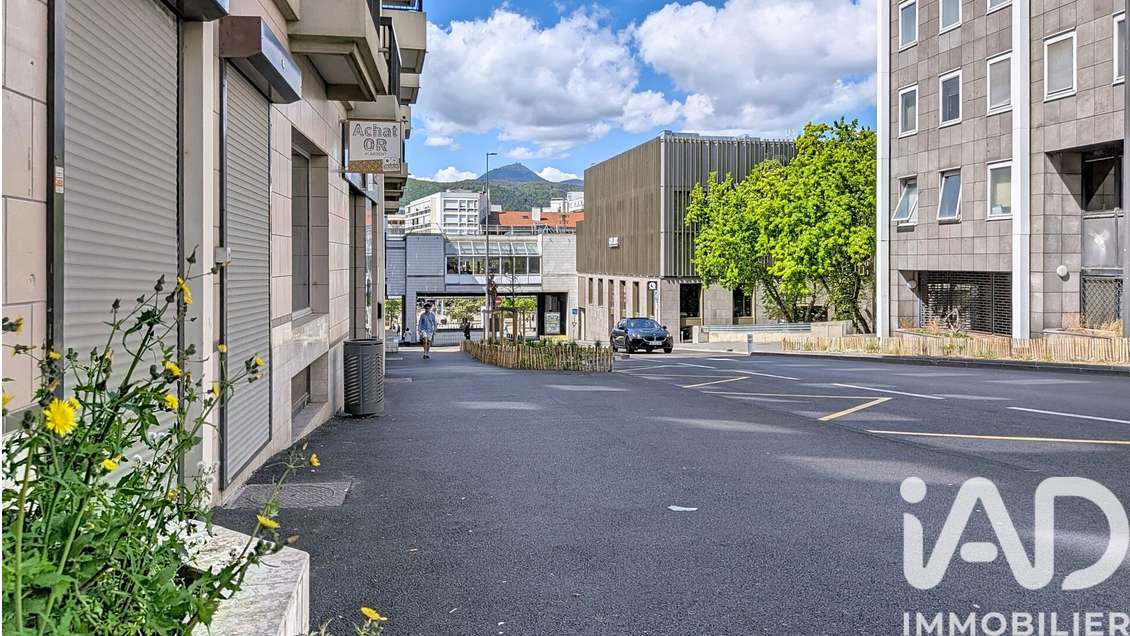 Vente local commercial 100m² à Clermont-Ferrand